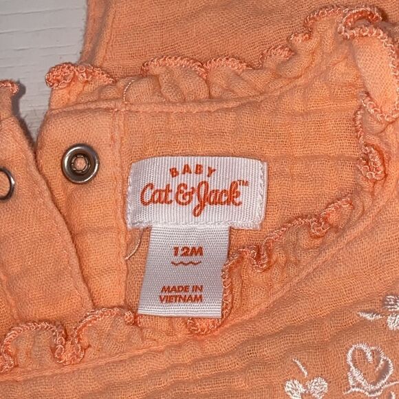Cat & Jack Peach Baby Romper with White Embroidery Size 12M - Picture 3 of 4